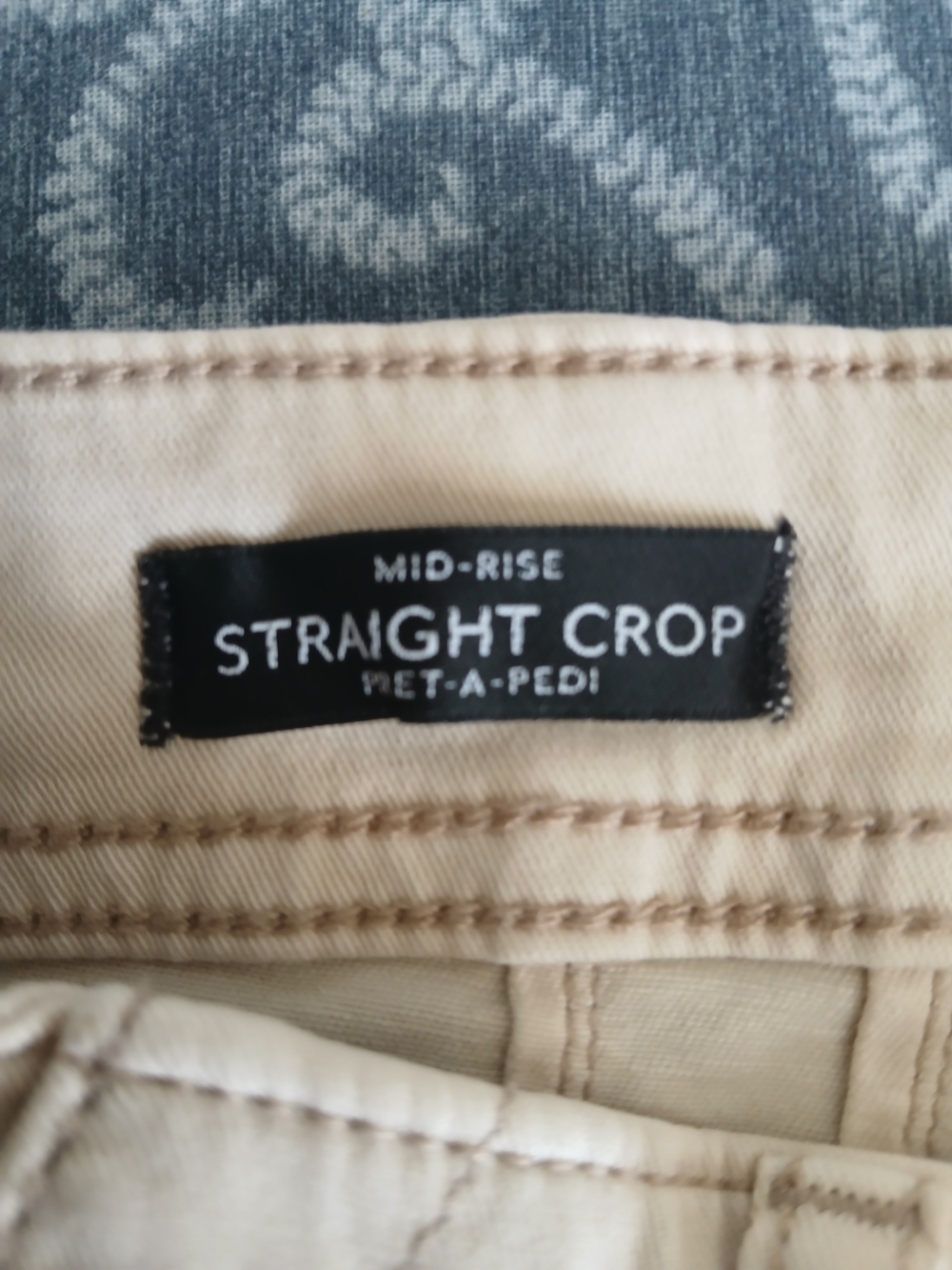 White House Black Market Cropped Cargo Ankle Pants in Cream SZ 00 - Picture 7 of 8